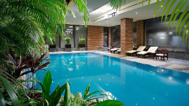 Grand-Hyatt-Seoul-P1096-Indoor-Pool.16x9.jpg